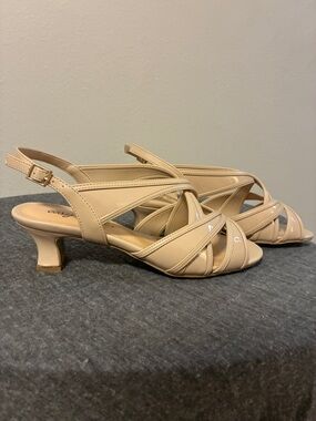Easy Street Tristen Sandal Nude 1.5” Heel Size 7W